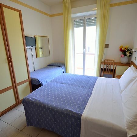 Hotel Man Lido Di Savio Eksteriør billede