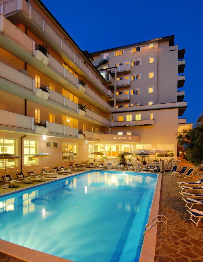 Hotel Man Lido Di Savio Eksteriør billede